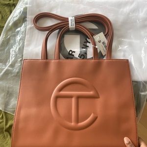 BRAND NEW medium tan Telfar shopping bag !!